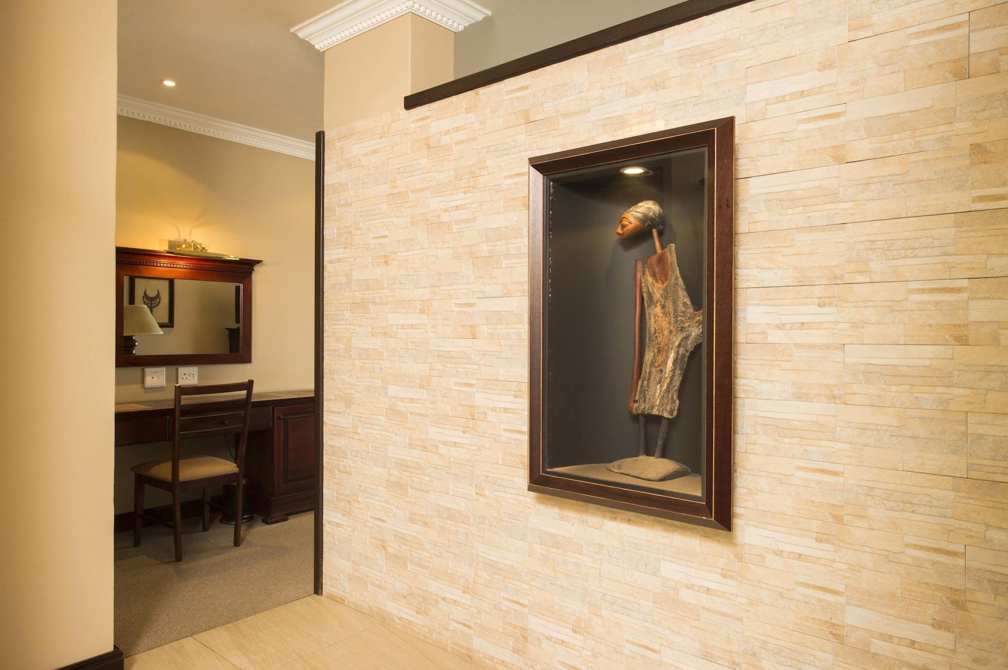 คาธีดรัล พีค โฮเต็ล Hotel วินเทอร์ตัน ภายนอก รูปภาพ